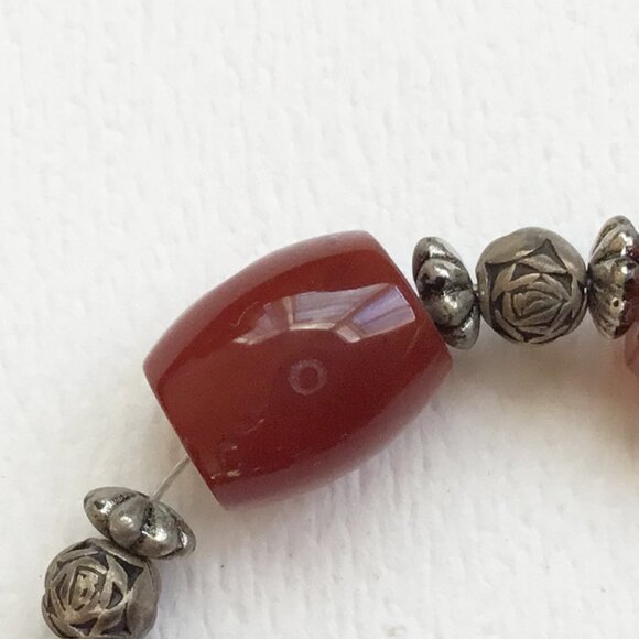 Carnelian? Agate Red Stone Beaded & Silver Tone Rose Beaded Necklace - Picture 4 of 4